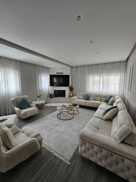 Tirane, shitet apartament 2+1+Aneks+Ballkon Kati 4, 176 m² 215.000 € (fresk)