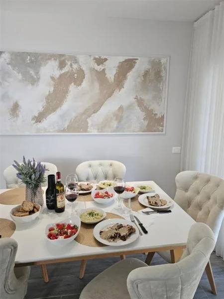 Tirane, shitet apartament 2+1+Aneks+Ballkon Kati 4, 176 m² 215.000 € (fresk)