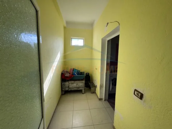 Durres, shitet shtepi 3+1 Kati 2, 143 m² (SPITALL)