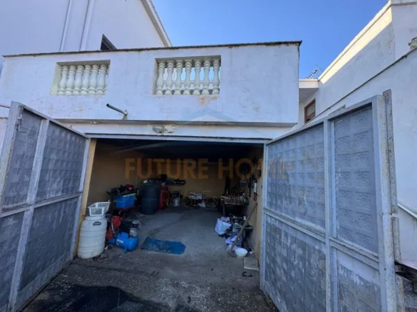 Durres, shitet shtepi 3+1 Kati 2, 143 m² (SPITALL)