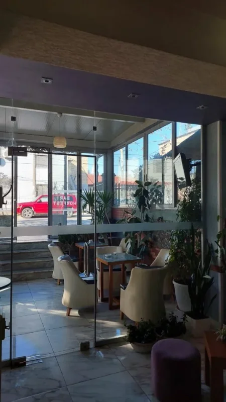 Tirane, jepet me qera ambjent biznesi Kati 0, 110 m² 800 € (Yzberisht)