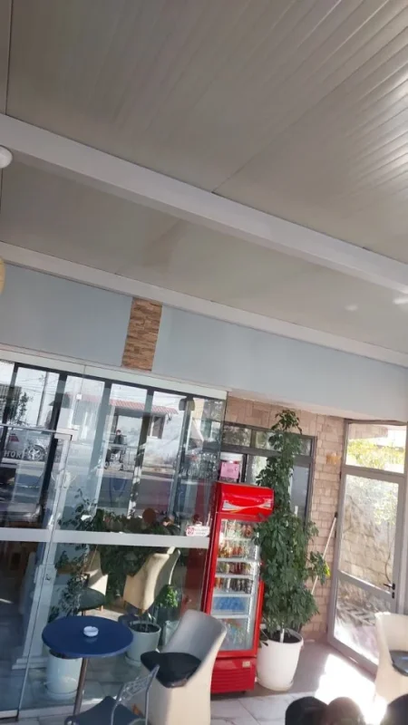 Tirane, jepet me qera ambjent biznesi Kati 0, 110 m² 800 € (Yzberisht)