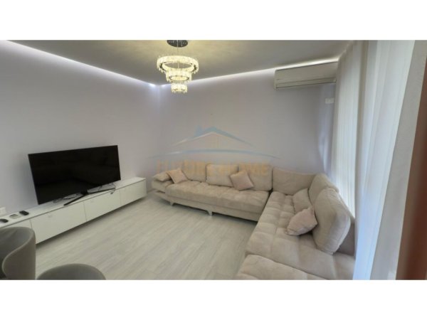 Tirane, jepet me qera apartament 2+1 Kati 2, 96 m² 900 € (Liqeni i Thate)