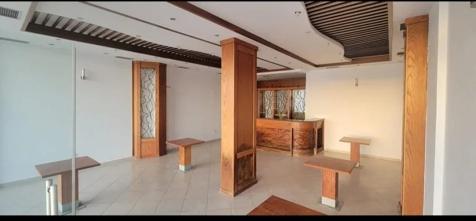 Durres, shitet dyqan Kati 1, 89 m² 395.000 € (Shkembi Kavajes)