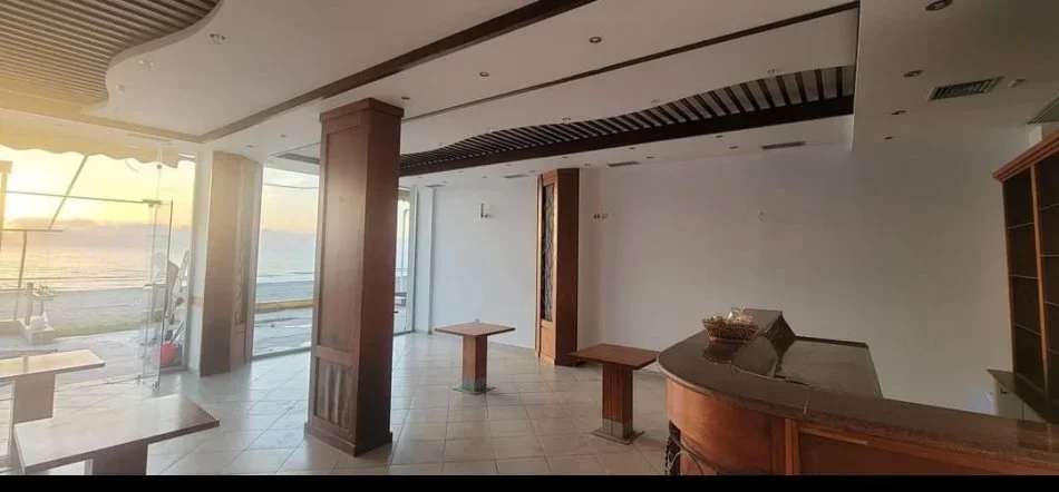 Durres, shitet dyqan Kati 1, 89 m² 395.000 € (Shkembi Kavajes)