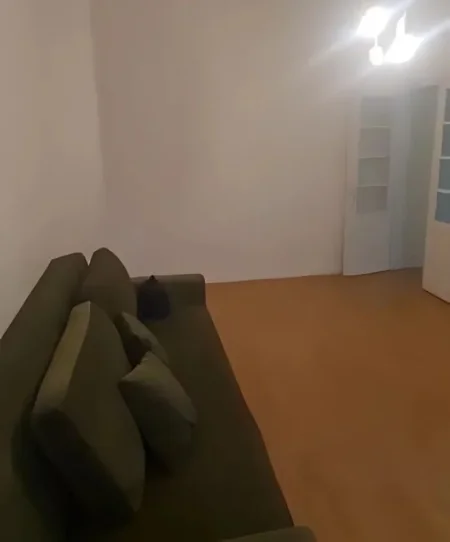 Tirane, jepet me qera zyre Kati 3, 80 m² 550 € (Sheshi Wilson)