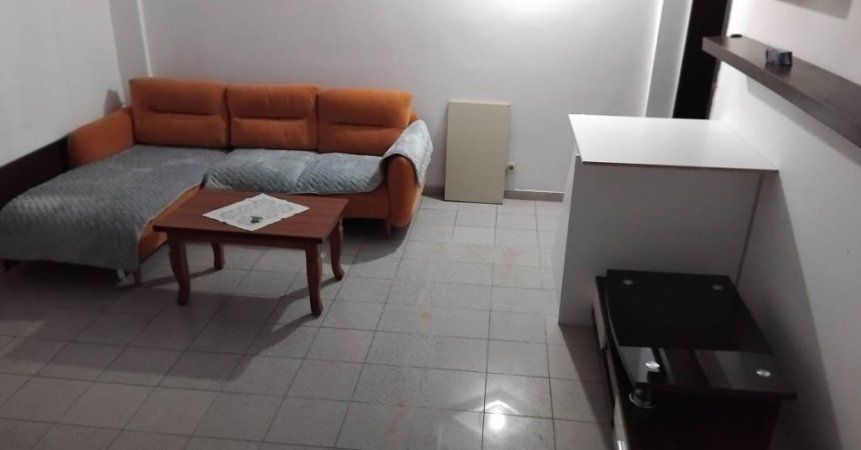 Tirane, jepet me qera apartament 2+1 Kati 2, 70 m² 400 € (Xhamllik)