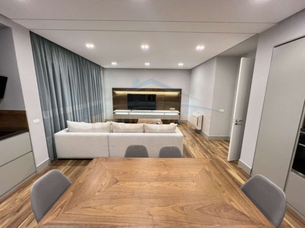 Tirane, jepet me qera apartament 2+1 Kati 2, 106 m² 1.200 € (Secret Garden Residence)