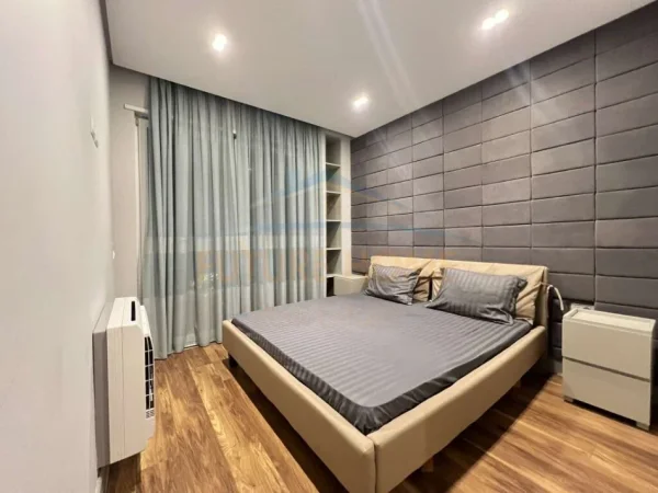 Tirane, jepet me qera apartament 2+1 Kati 2, 106 m² 1.200 € (Secret Garden Residence)