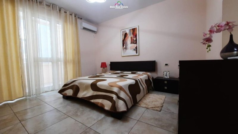 Tirane, jepet me qera apartament 1+1+Ballkon Kati 2, 75 m² 600 € ( Kopshti Zoologjik/Botanik )