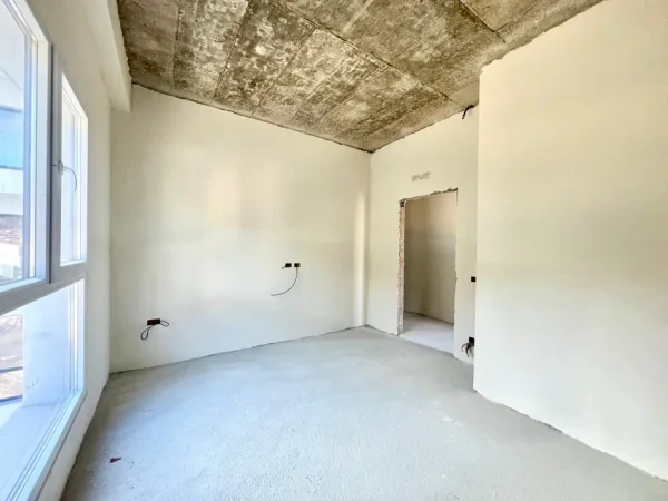 Vlore, shitet apartament 1+1+Ballkon Kati 3, 67 m² (Lungomare)