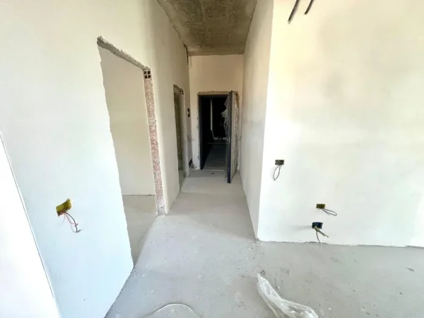 Vlore, shitet apartament 1+1+Ballkon Kati 3, 67 m² (Lungomare)