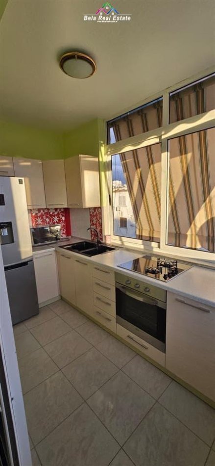 Tirane, jepet me qera apartament 1+1+Ballkon , 65 m² 600 € (rruga e durresit)