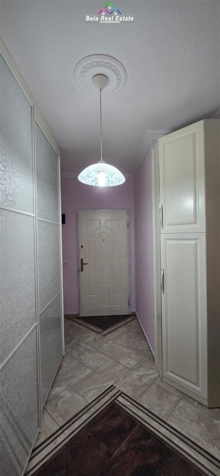 Tirane, jepet me qera apartament 1+1+Ballkon , 65 m² 600 € (rruga e durresit)
