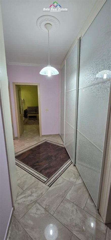 Tirane, jepet me qera apartament 1+1+Ballkon , 65 m² 600 € (rruga e durresit)