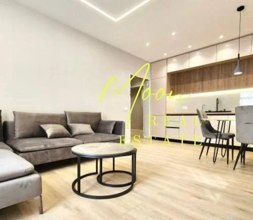 Tirane, shes apartament 1+1 Kati 8, 90 m² 