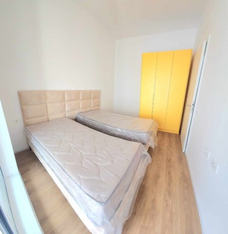 Tirane, jepet me qera apartament 1+1 Kati 0, 60 m² 400 € (Ali Dem)