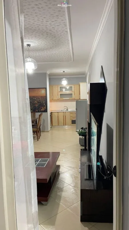Tirane, jepet me qera apartament 2+1 Kati 3, 80 m² 450 € (astir)