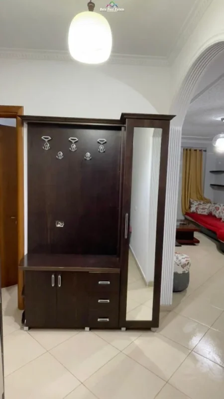 Tirane, jepet me qera apartament 2+1 Kati 3, 80 m² 450 € (astir)