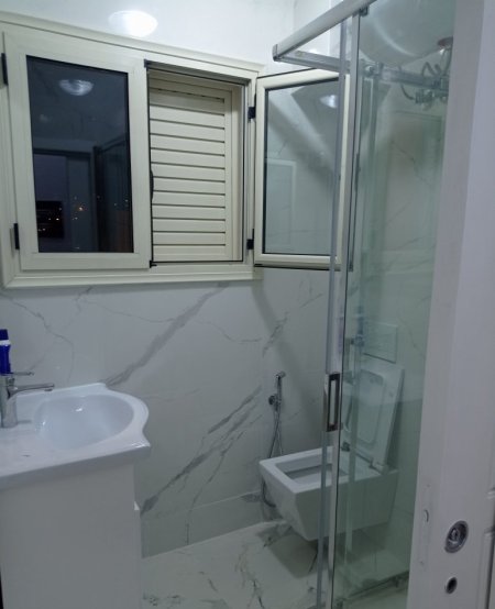 Tirane, jepet me qera Vile 2+1 Kati 2, 80 m² 550 € (kodra e priftit)