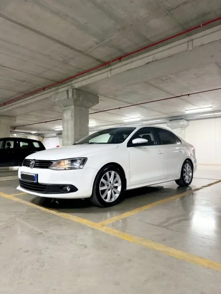 Tirane, shes makine Volkswagen Jetta Nafte, e bardhë automatik Klima 162.000 km 7.500 €