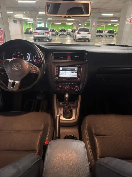 Tirane, shes makine Volkswagen Jetta Nafte, e bardhë automatik Klima 162.000 km 7.500 €