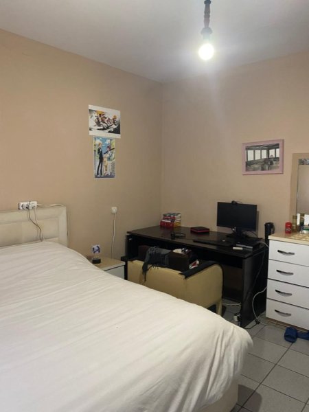 Tirane, jepet me qera apartament 3+1 Kati 2, 270 m² 450 € (FRESKU)