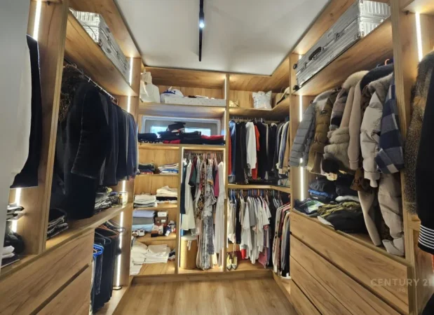 Tirane, shitet Vile 3+1+Ballkon Kati 3, 220 m² 550.000 € (Mullet)