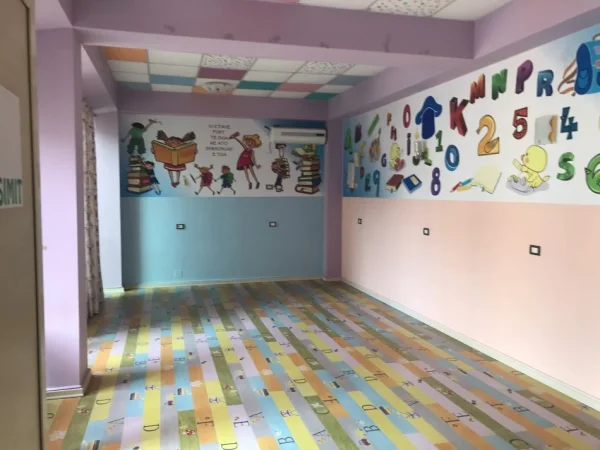 Durres, jepet me qera ambjent biznesi Kati 0, 250 m² 700 € (Plazh-Durres)