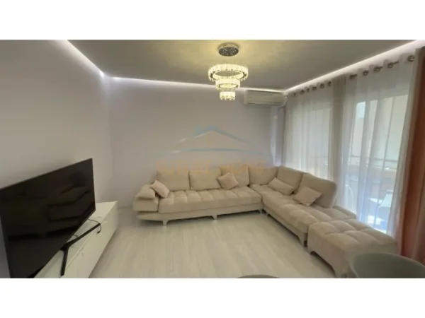 Tirane, jap me qera apartament 2+1 Kati 2, 96 m² 900 € (LIQENI I THATE)