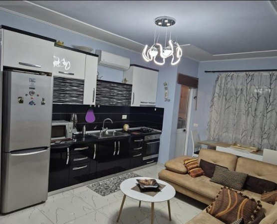 Tirane, jepet me qera apartament 1+1+Ballkon Kati 4, 70 m² 500 € (Rruga Elbasanit)