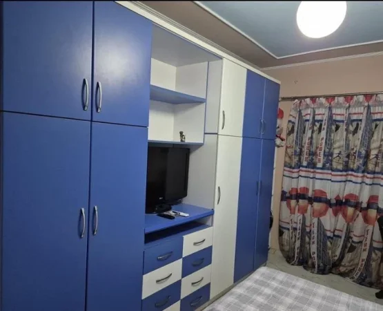 Tirane, jepet me qera apartament 1+1+Ballkon Kati 4, 70 m² 500 € (Rruga Elbasanit)