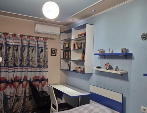 Tirane, jepet me qera apartament 1+1+Ballkon Kati 4, 70 m² 500 € (Rruga Elbasanit)