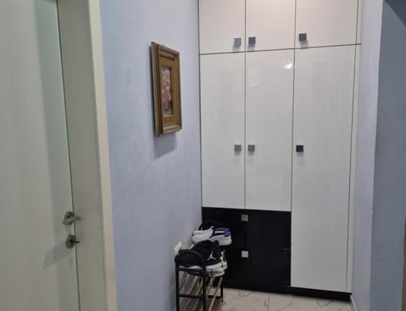 Tirane, jepet me qera apartament 1+1+Ballkon Kati 4, 70 m² 500 € (Rruga Elbasanit)