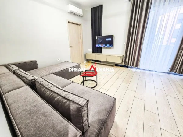 Tirane, jepet me qera apartament 1+1 Kati 3, 70 m² 600 € (Fusha Aviacionit)