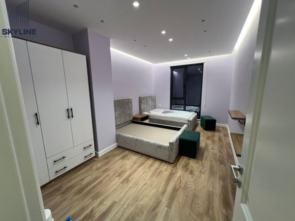 Tirane, jepet me qera apartament 3+1 Kati 7, 130 m² 1.000 € 
