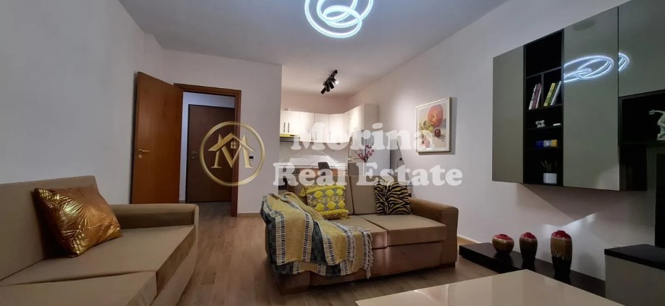 Tirane, jepet me qera apartament 1+1+Ballkon Kati 3, 75 m² 600 € (Kopshti Zoologjik)