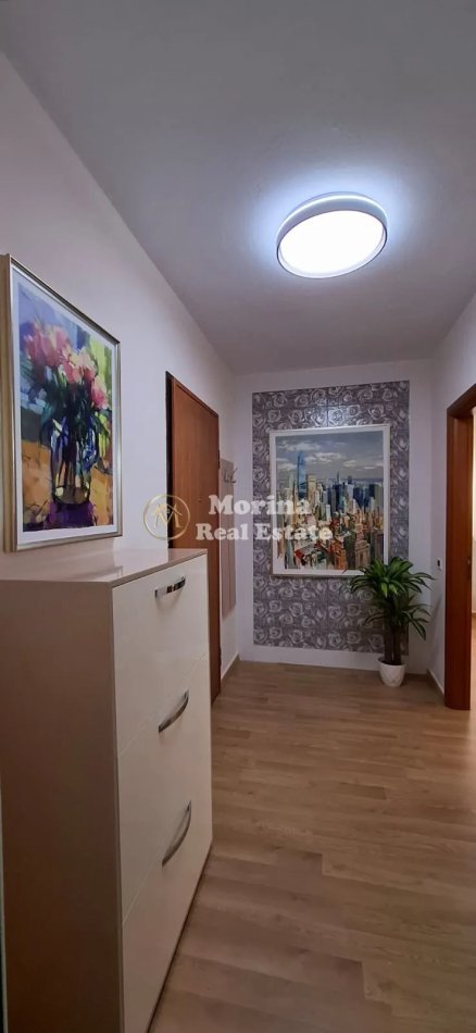 Tirane, jepet me qera apartament 1+1+Ballkon Kati 3, 75 m² 600 € (Kopshti Zoologjik)