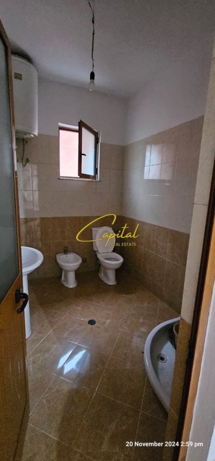 Tirane, jepet me qera shtepi 2+1 Kati 3, 119 m² 500 € (PALLATI ME SHIGJETA)