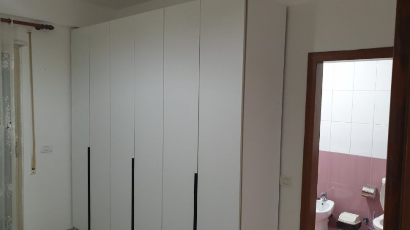 Tirane, jepet me qera apartament 2+1+Aneks+Ballkon Kati 1, 98 m² 500 € (Prane Bunkart 1, Kompleksi banimit Kotorri)