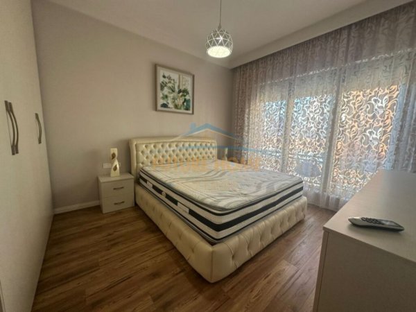 Tirane, jepet me qera apartament Kati 2, 116 m² 1.200 € (rruga kavajes)