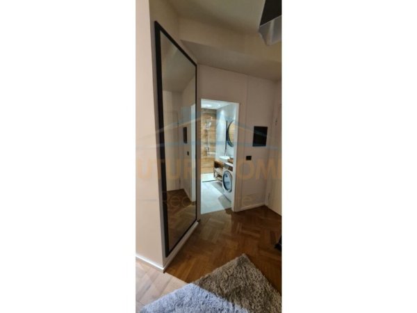 Tirane, jepet me qera apartament Kati 8, 100 m² 850 € (21 Dhjetori)