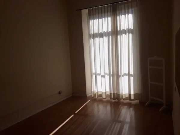 Tirane, jepet me qera apartament Kati 2, 86 m² 600 € (Sheshi Willson)