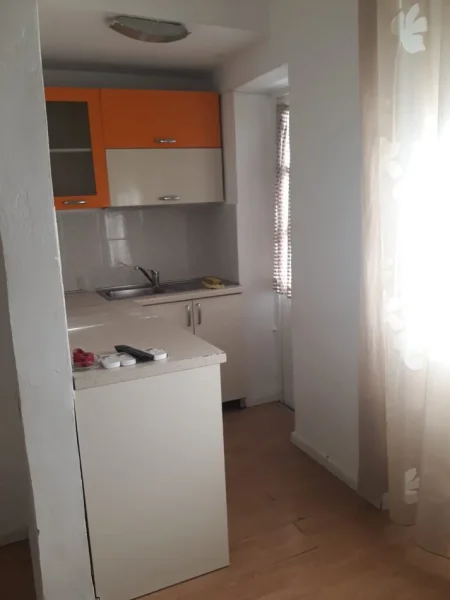 Tirane, jepet me qera apartament Kati 2, 86 m² 600 € (Sheshi Willson)