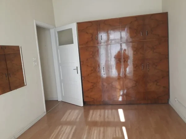 Tirane, jepet me qera apartament Kati 2, 86 m² 600 € (Sheshi Willson)