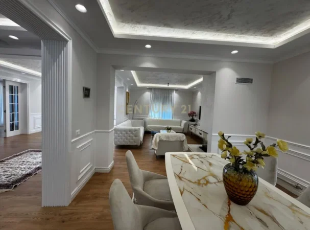 Durres, shitet Vile 4+1+Ballkon Kati 2, 372 m² 820.000 € (Qendra, DURRËS)