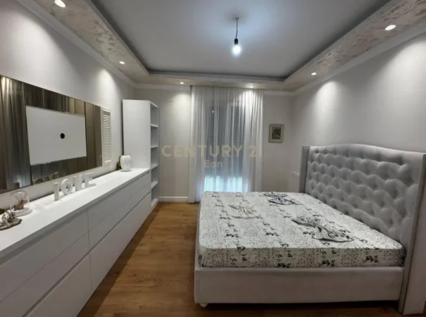 Durres, shitet Vile 4+1+Ballkon Kati 2, 372 m² 820.000 € (Qendra, DURRËS)