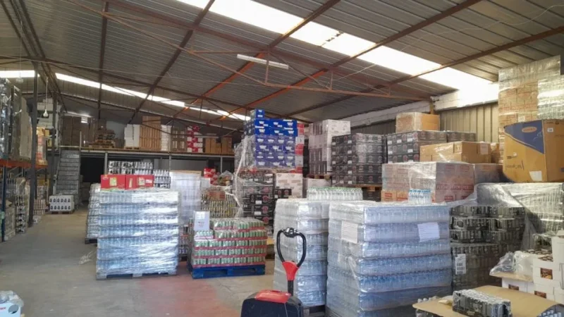 Tirane, jepet me qera magazine , 700 m² (Bedri Karapici,Qyteti Nxenesve,ngjitur me fushat e Sport Klub Tirana)