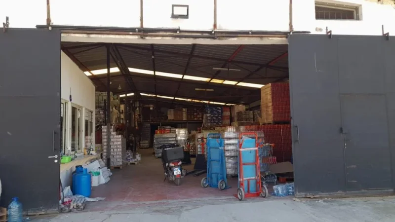 Tirane, jepet me qera magazine , 700 m² (Bedri Karapici,Qyteti Nxenesve,ngjitur me fushat e Sport Klub Tirana)