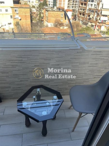 Tirane, jepet me qera apartament 1+1+Ballkon Kati 4, 75 m² 750 € (Rruga panorama/ Kompleksi Quatrum)